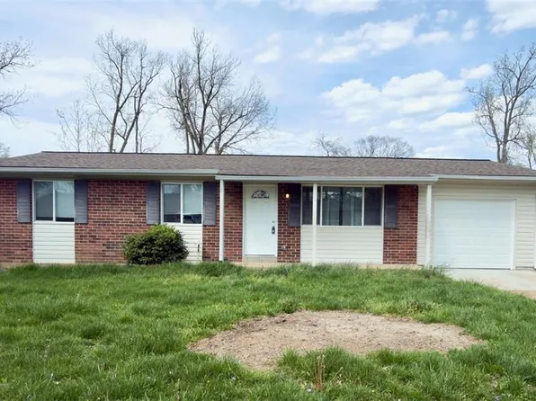 11945 Longmont Dr, Maryland Heights, MO 63043