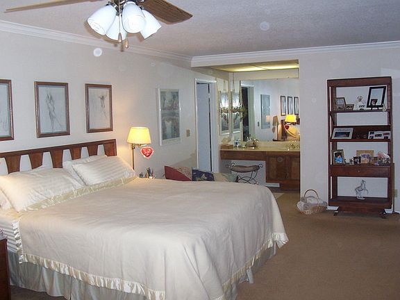 4th image of 12846 Charlwood St