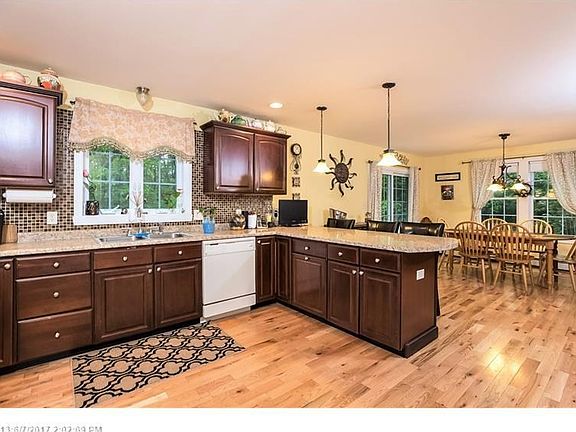 Open concept kitchen / dining / living allows family and friends to always be close to all that is going on.