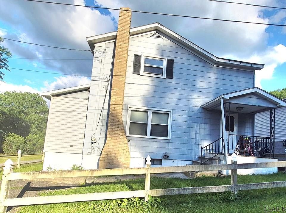 2nd image of 142 Maple St