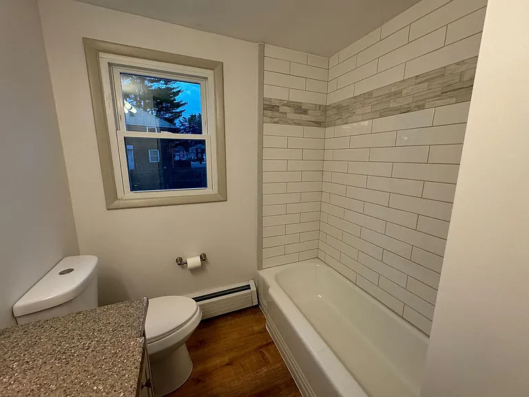 10 Hardy Ave — Photo 16