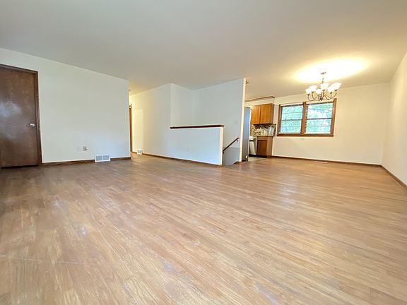 4th image of 3620 3rd Pl NW