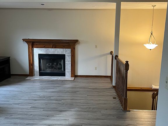 2nd image of 936 Goldfinch Ln