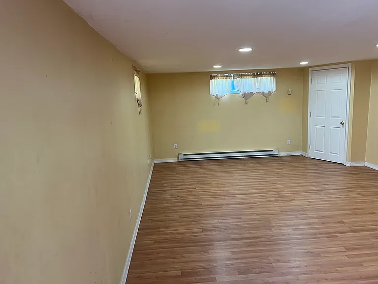 407 W Logan St #1 — Photo 12