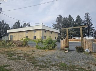 995 3rd, North Powder, OR 97867