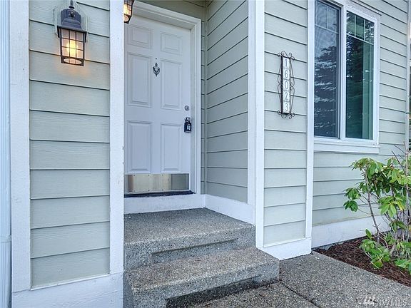 3rd image of 16023 92nd Ave E