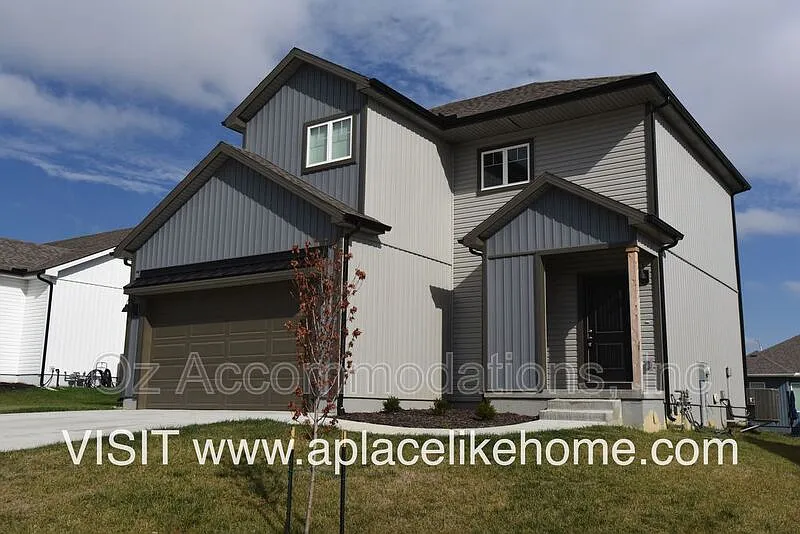 4 bed, 3.5 bath, 2530 sqft, $2,995 — Photo 3