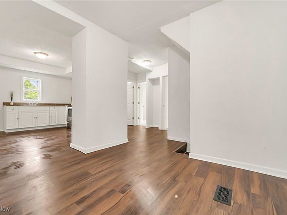 3rd image of 10510 Prince Ave