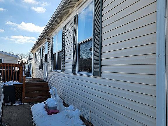 3rd image of 19795 Wildwood Ln
