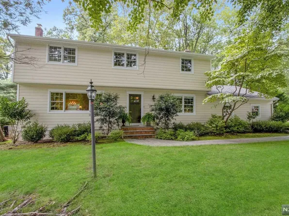 42 Spring St, Harrington Park, NJ 07640
