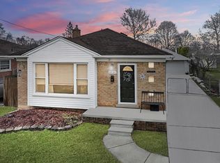 8731 Jackson St, Taylor, MI 48180