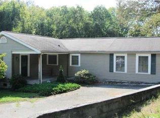 3 Youngblood Dr, Rossville, GA 30741