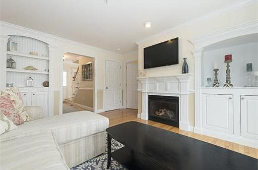 4th image of 4 Sawyer Ln Unit A