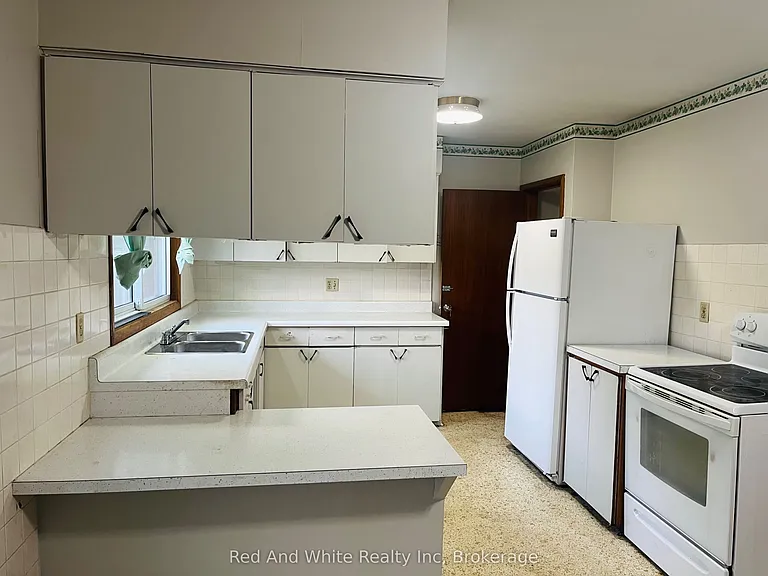 157 Schweitzer St — Photo 9