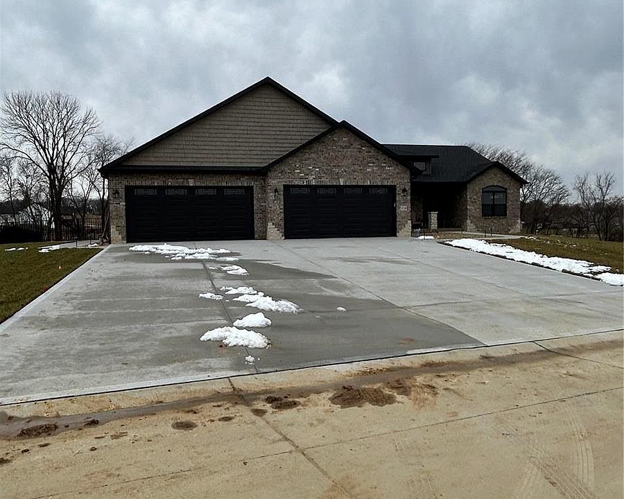 2nd image of 3734 Thicket Dr