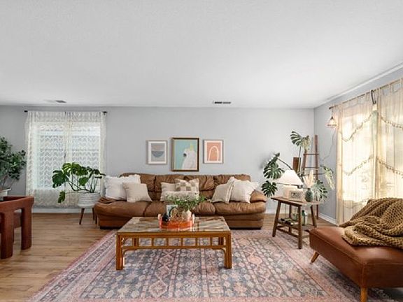 3rd image of 140 Ropango Way