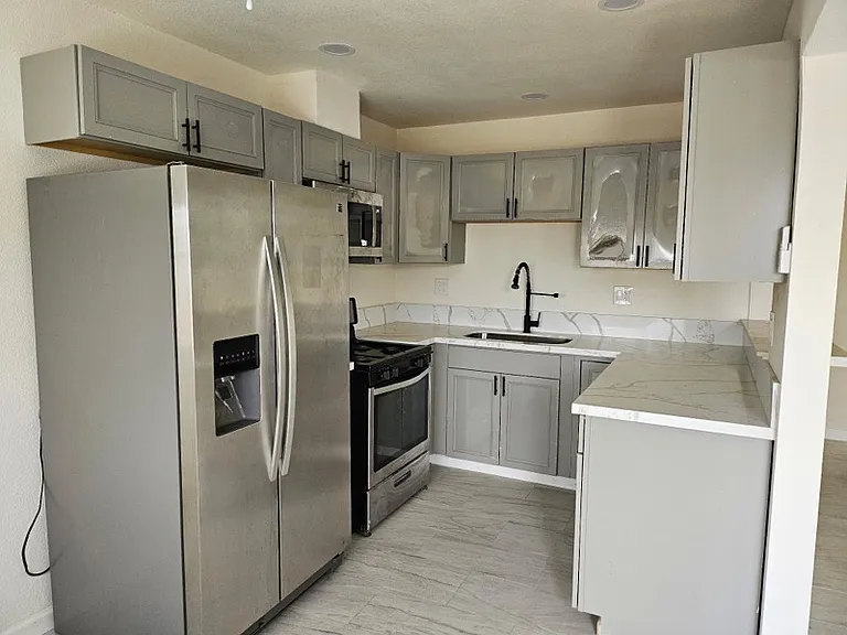 871 Avocado Ave — Photo 8
