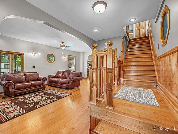 5th image of 5156 S Massasoit Ave