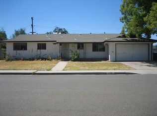 1425 Mulberry Ln, Lemoore, CA 93245