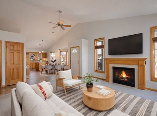 14313 Savanna Oaks Dr, Savage, MN 55378