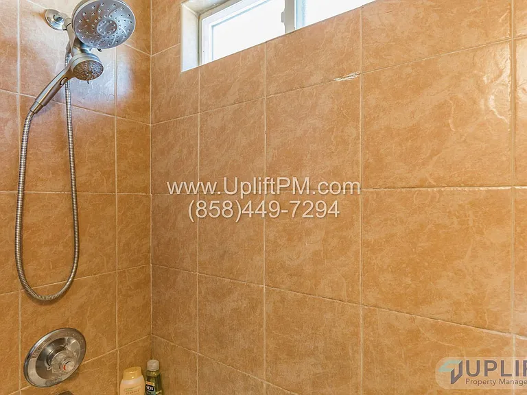 4831 Castle Ave — Photo 16