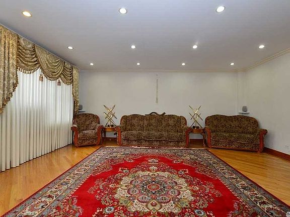 2nd image of 63-61 Yellowstone Blvd #4R