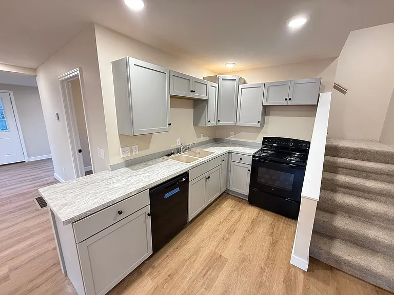 325 W Tyndal St — Photo 15