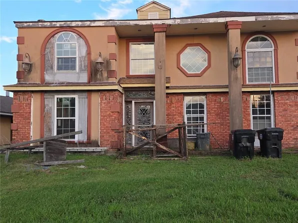 12971 N Lake Carmel Dr, New Orleans, LA 70128