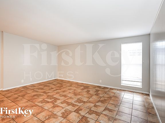 2nd image of 4747 Everman Dr