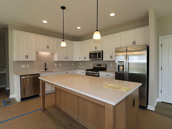 2nd image of 900 Heimat Haus Dr