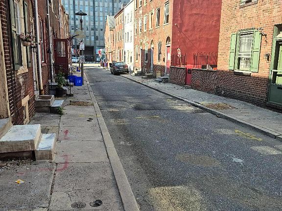 4th image of 129 N Mole St