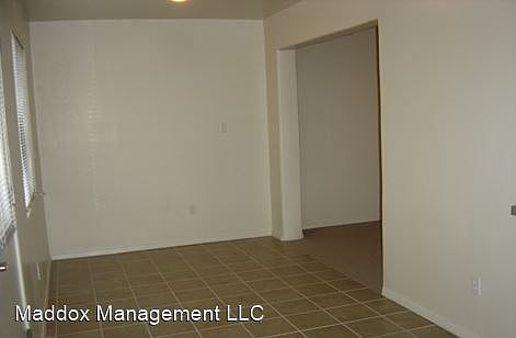 3rd image of 1400 Vassar Dr NE APT C