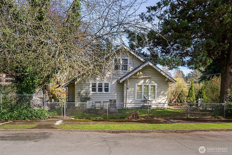 2nd image of 10116 -26 NE 187th Street