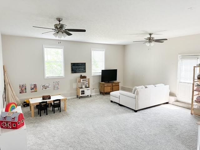 1st image of 330 W Lee Etta Dr