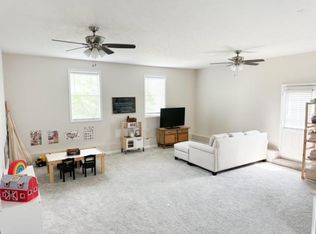 330 W Lee Etta Dr, Gallatin, TN 37066