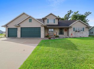 1971 Antelope Trl, Kaukauna, WI 54130