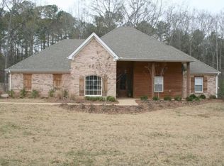 104 Amanda Dr, Pearl, MS 39208