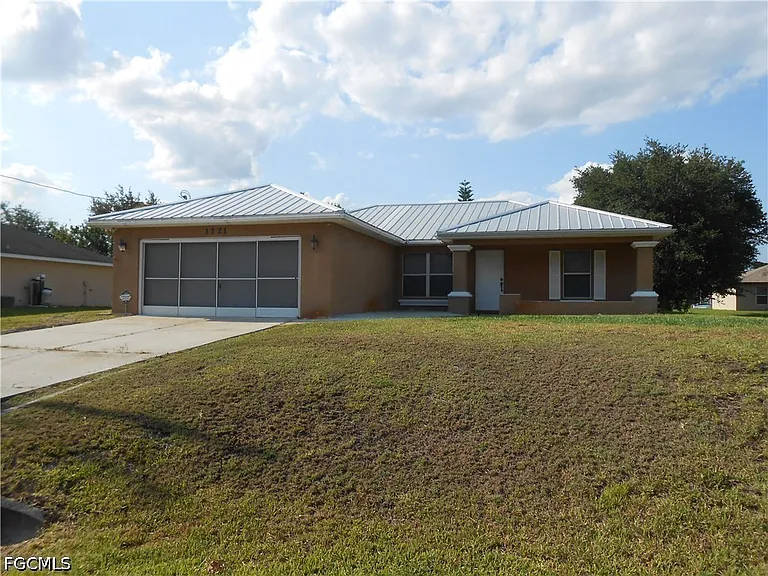 1221 Belair St E — Photo 1