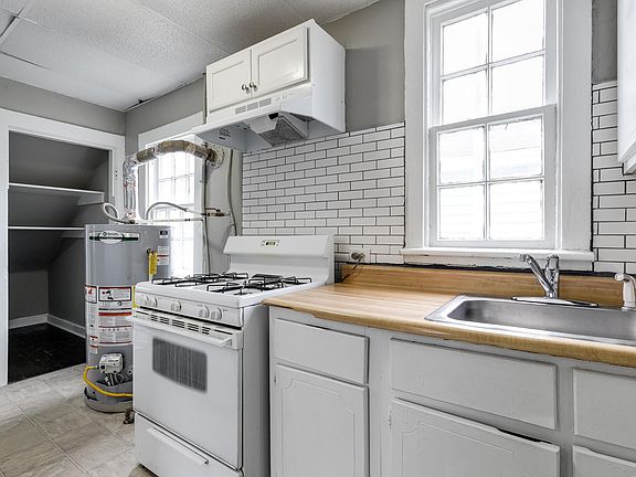 4th image of 2814 Barry St