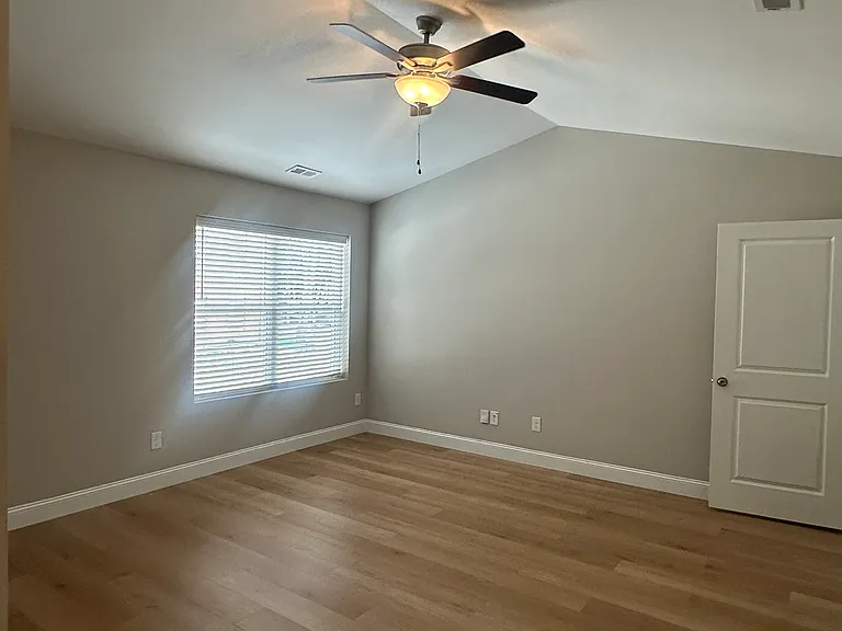 1338 Gatewood Ln — Photo 5
