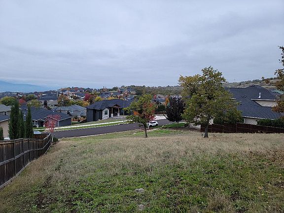 3rd image of 4453 Vista Pointe Dr