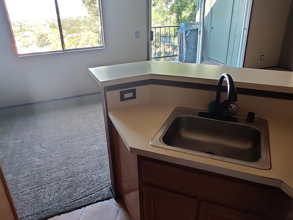 4th image of 2568 Avenida Del Vis