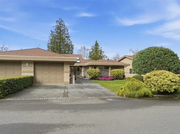 817 Lakes Blvd, Nanaimo, BC V9P 2P8