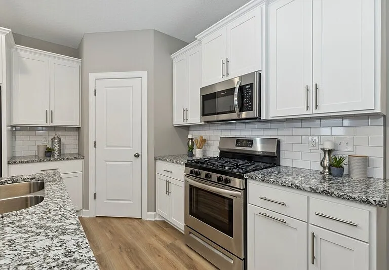 13837 Oakwood Dr — Photo 1