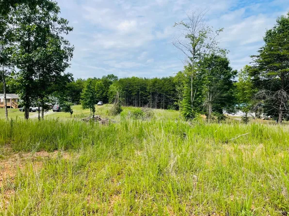 19 Easome Rd #19, Hurt, VA 24563