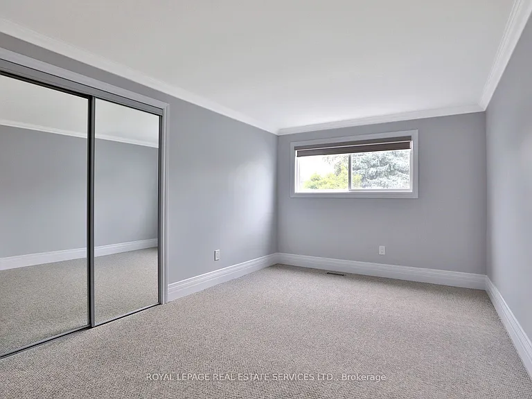 1021 Runnymead Cres — Photo 19