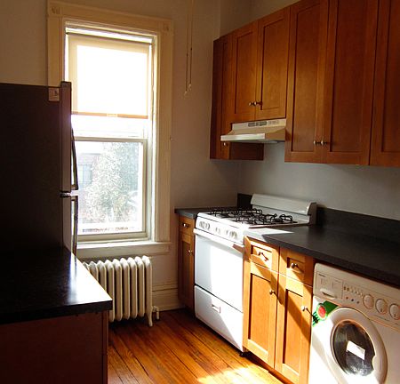 4th image of 20 Sherman St #3