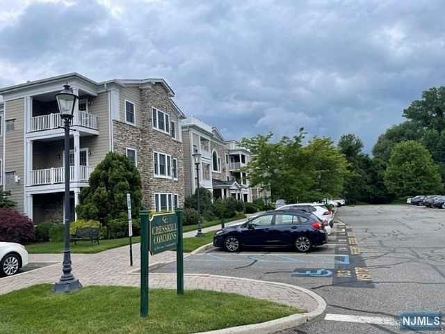 1st image of 5 Tenakill Park E APT 220