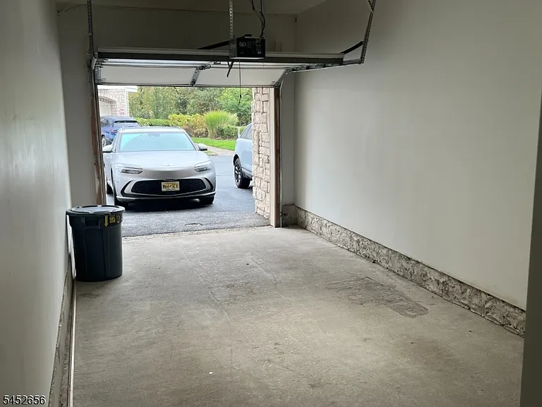 311 Kensington Ln — Photo 27