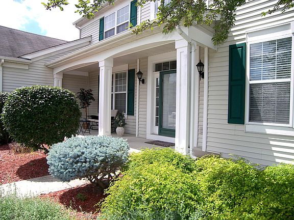 2nd image of 21 W Ellington Ct